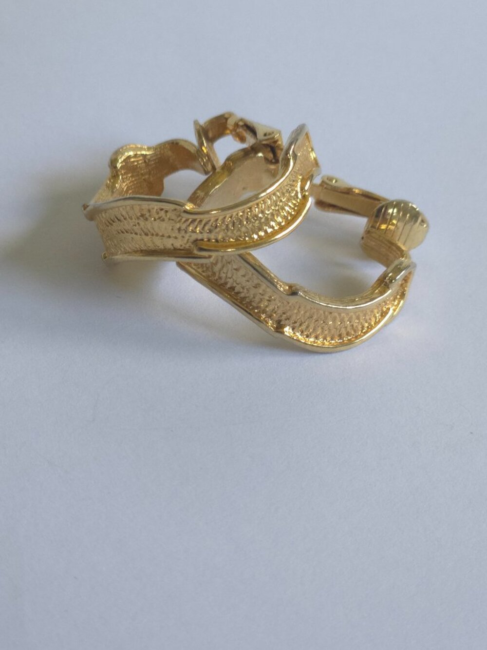 Vintage Crown Trifari Gold Tone Textured Half Hoop Clip On Earrings 1980s